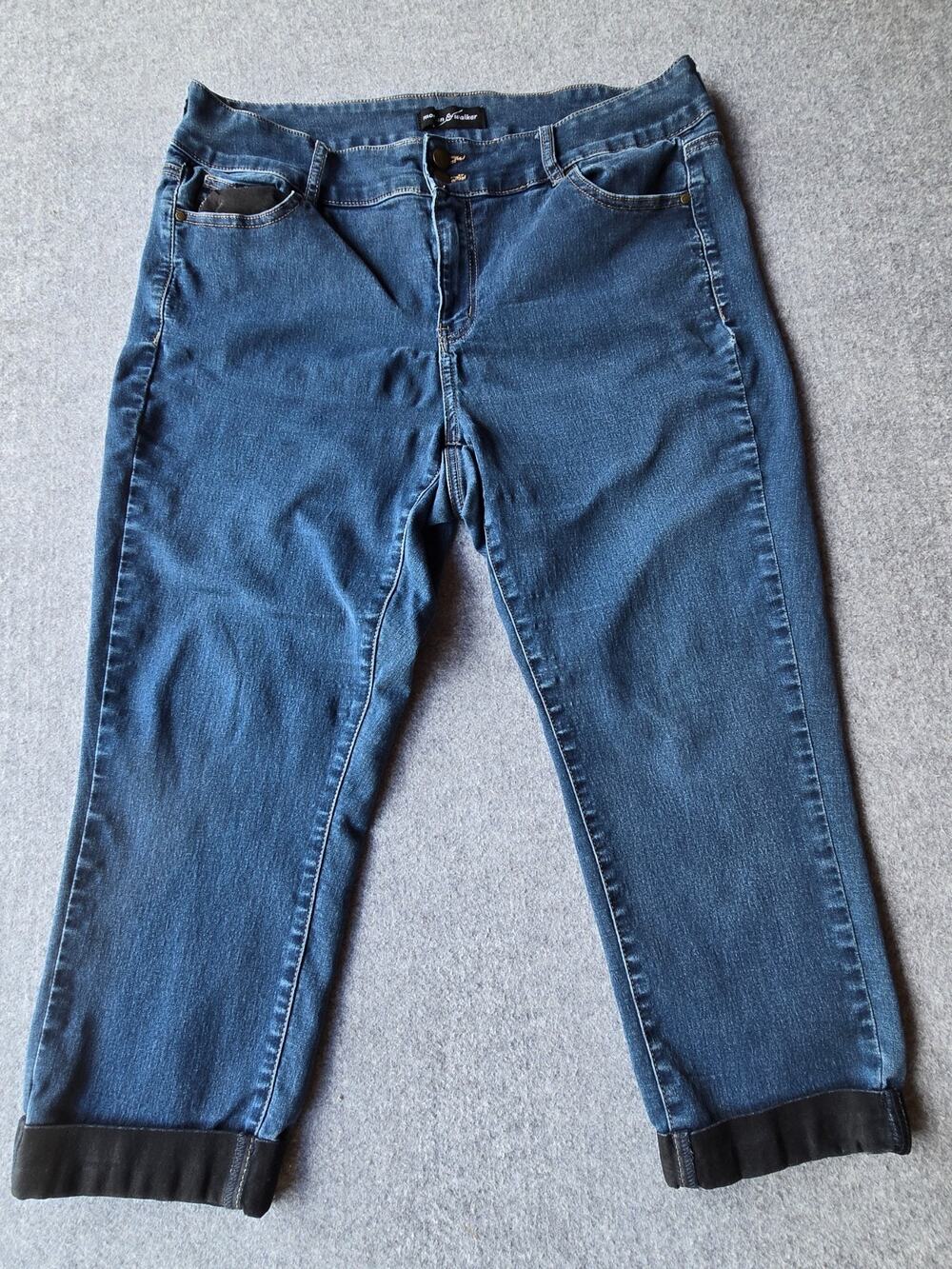 Morgan & Walker Women's Capri Jeans Size 18 Stretch Cuffs (35"x22")